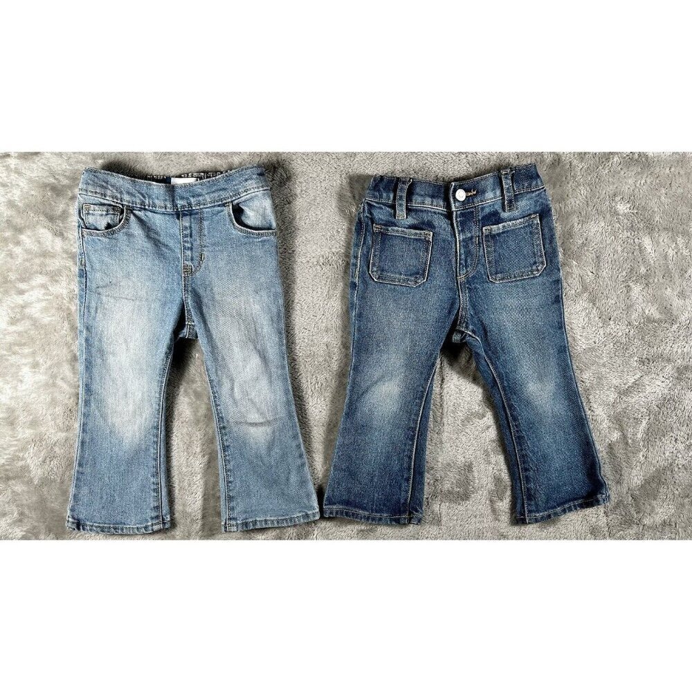 ✨ Bundle of TWO adorable Old Navy toddler flare jeans in size 2T! ✨